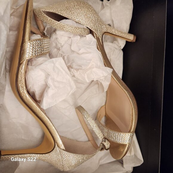 Nina "Veniza" Soft Platino Heeled Sandals. NIB. Size 6.5 - Picture 12 of 12